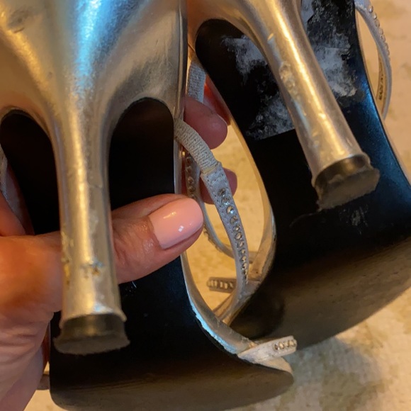 Silver heels with rhinestones. Good condition - Picture 3 of 6